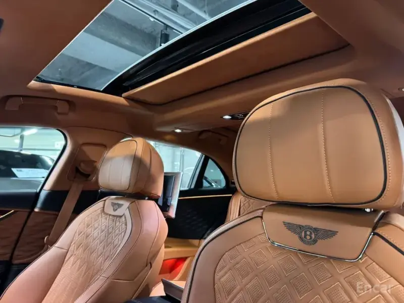 2020 Bentley Flying Spur с пробегом 18 500 км