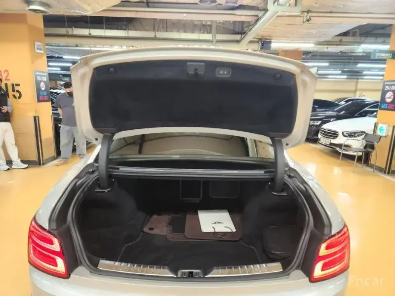 2021 Bentley Flying Spur с пробегом 44 000 км