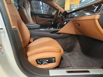 2021 Bentley Flying Spur с пробегом 44 000 км