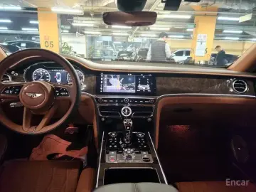 2021 Bentley Flying Spur с пробегом 44 000 км