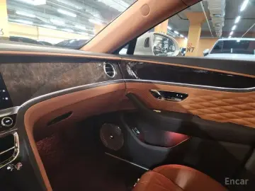 2021 Bentley Flying Spur с пробегом 44 000 км