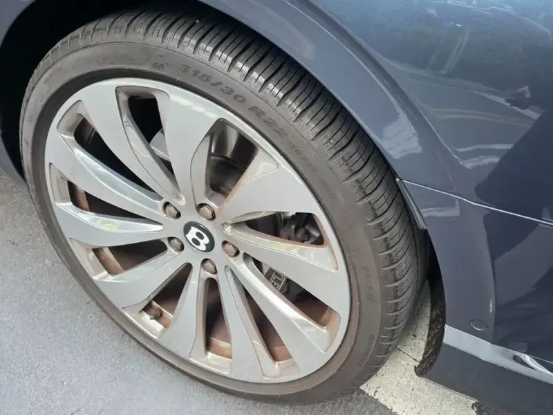 2021 Bentley Flying Spur с пробегом 25 569 км