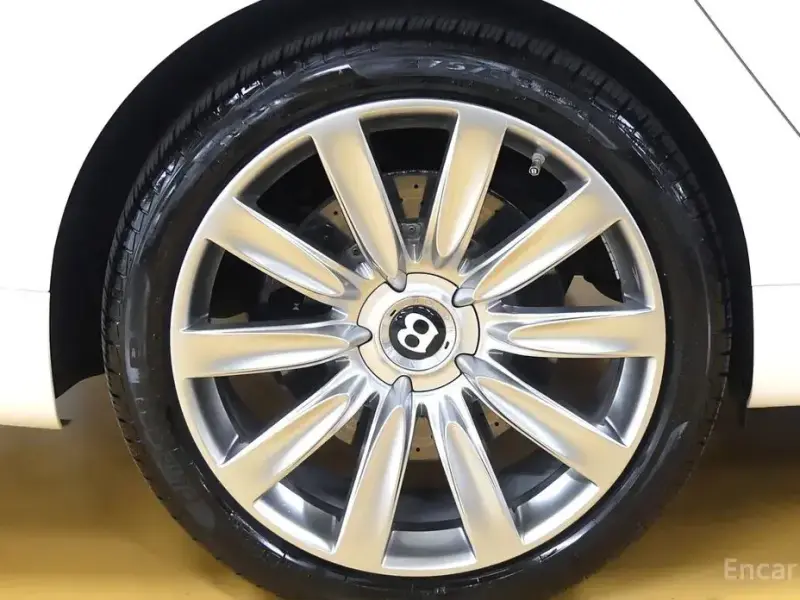 2016 Bentley Flying Spur с пробегом 67 000 км