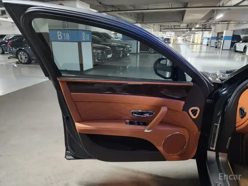 2016 Bentley Flying Spur с пробегом 77 000 км