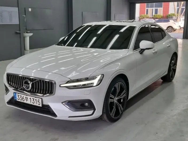 2021 Volvo S60 с пробегом 93 000 км