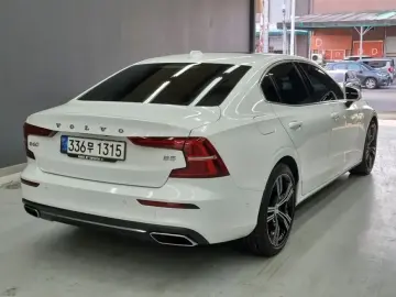2021 Volvo S60 с пробегом 93 000 км