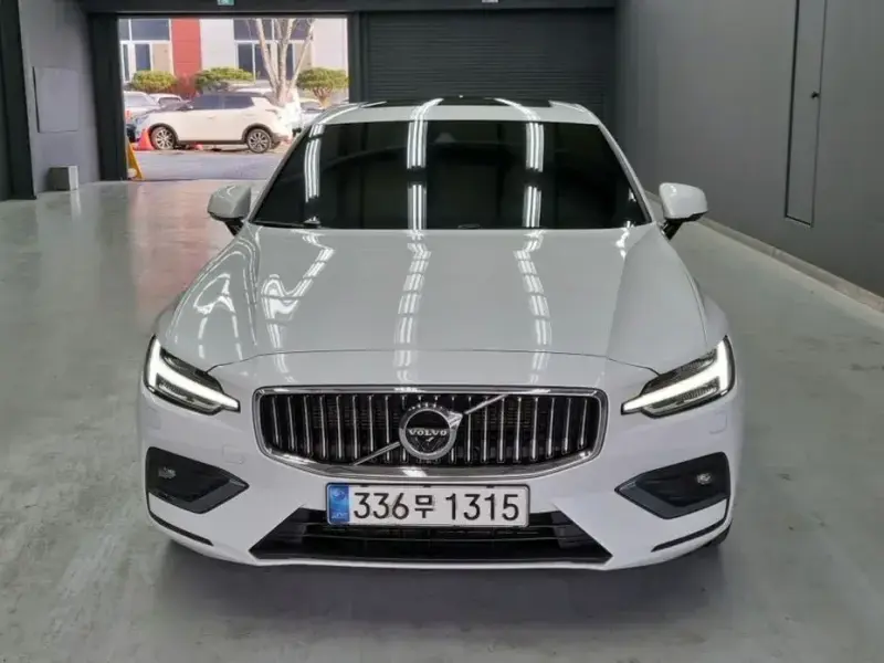2021 Volvo S60 с пробегом 93 000 км