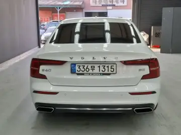 2021 Volvo S60 с пробегом 93 000 км
