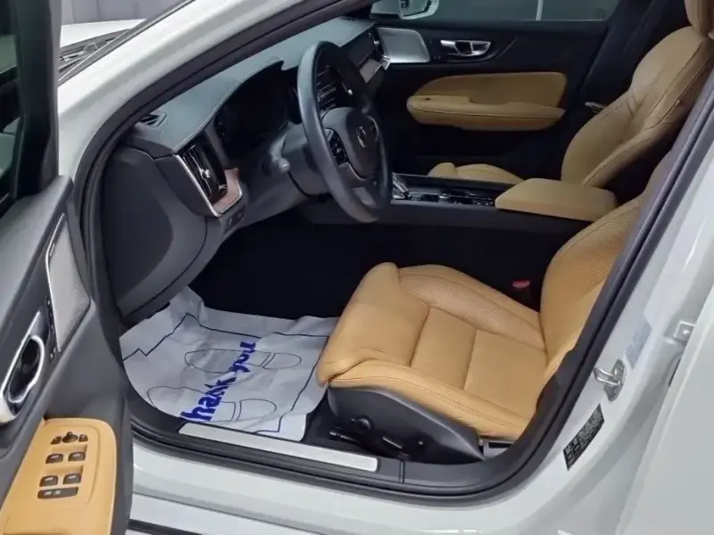 2021 Volvo S60 с пробегом 93 000 км
