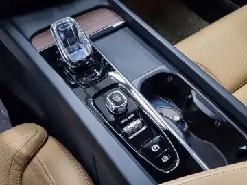 2021 Volvo S60 с пробегом 93 000 км