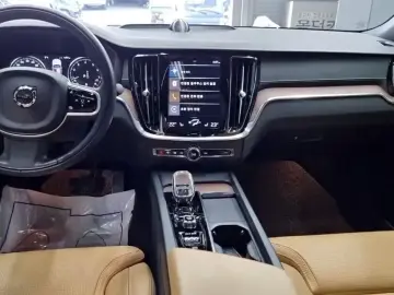 2021 Volvo S60 с пробегом 93 000 км