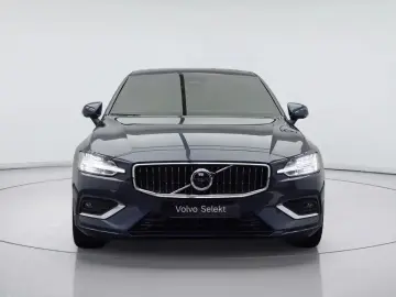 2023 Volvo S60 с пробегом 16 069 км