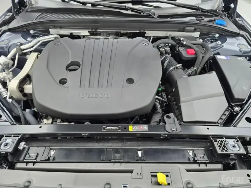 2023 Volvo S60 с пробегом 16 069 км