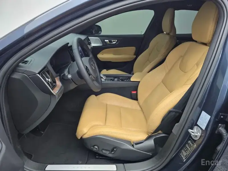 2023 Volvo S60 с пробегом 16 069 км
