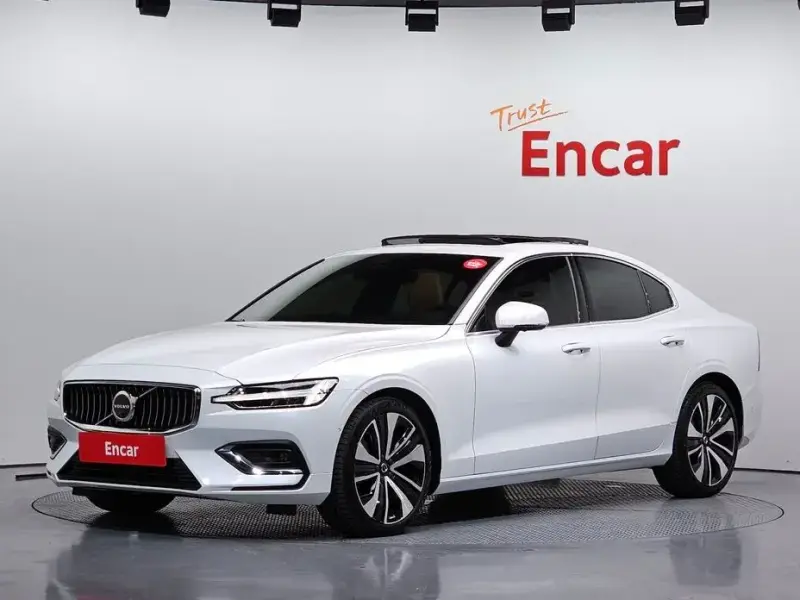 2024 Volvo S60 с пробегом 12 356 км