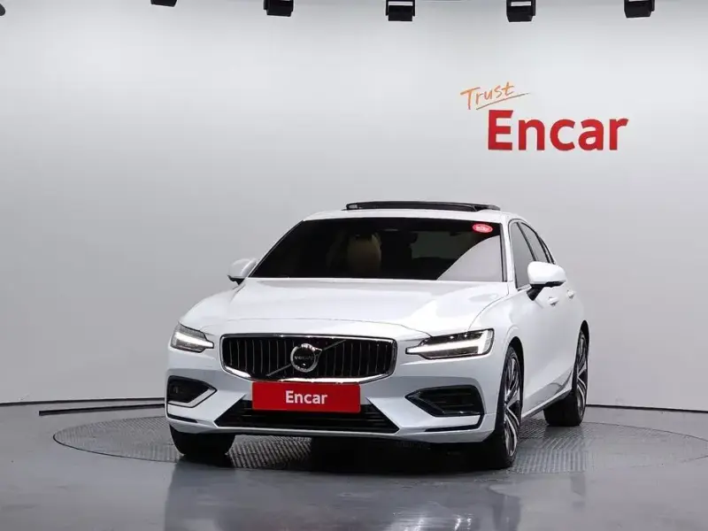 2024 Volvo S60 с пробегом 12 356 км
