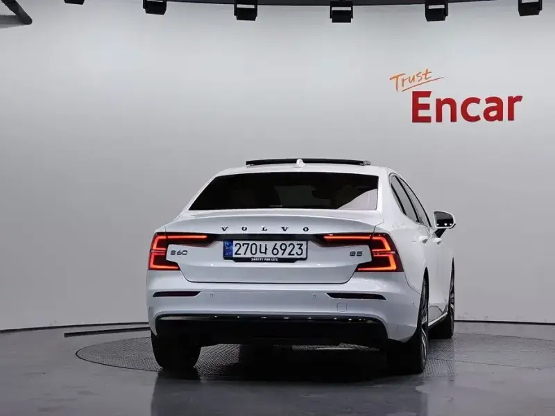 2024 Volvo S60 с пробегом 12 356 км