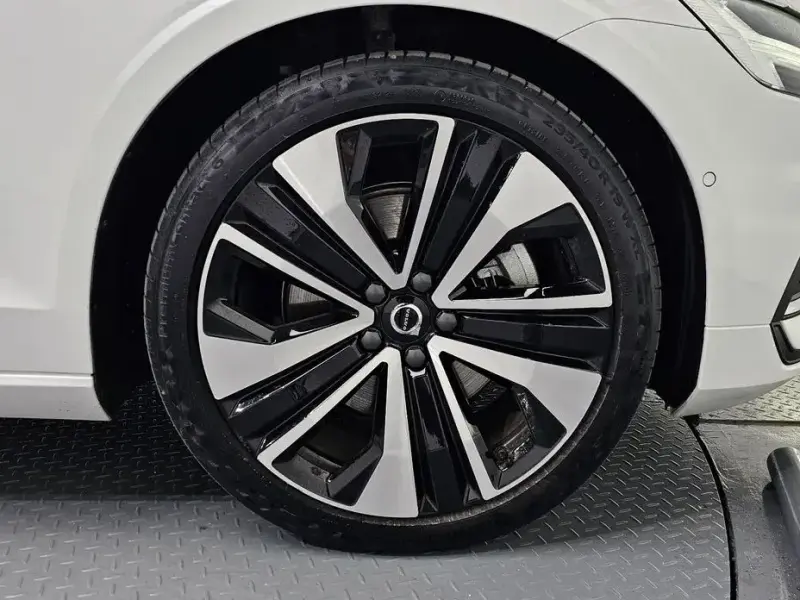 2024 Volvo S60 с пробегом 12 356 км
