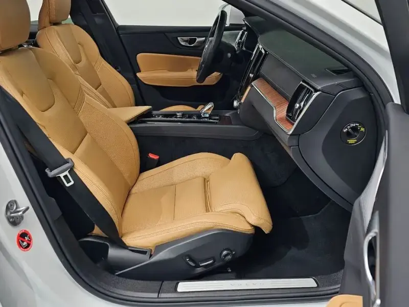 2024 Volvo S60 с пробегом 12 356 км