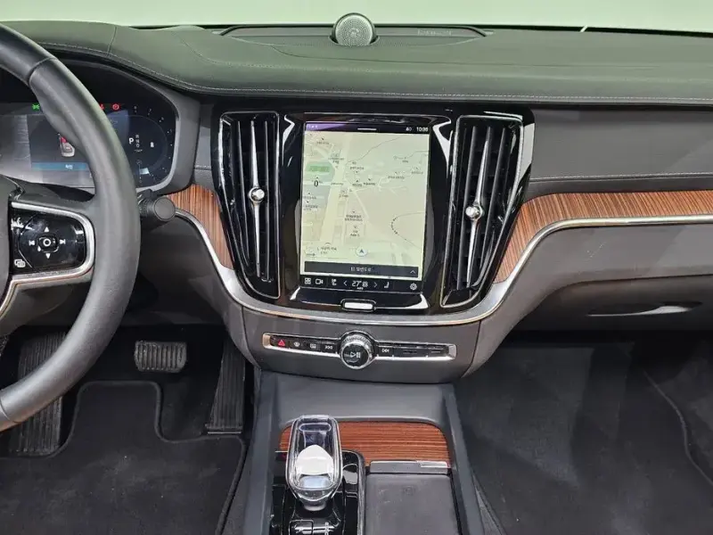 2024 Volvo S60 с пробегом 12 356 км