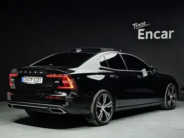 2022 Volvo S60 с пробегом 52 358 км