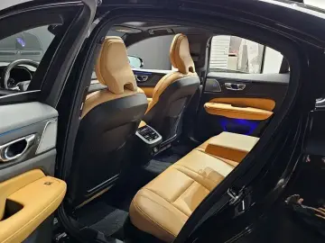 2022 Volvo S60 с пробегом 52 358 км