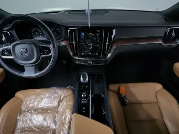 2021 Volvo S60 с пробегом 62 998 км