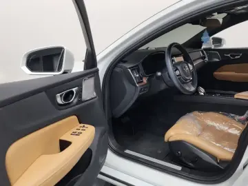 2021 Volvo S60 с пробегом 62 998 км