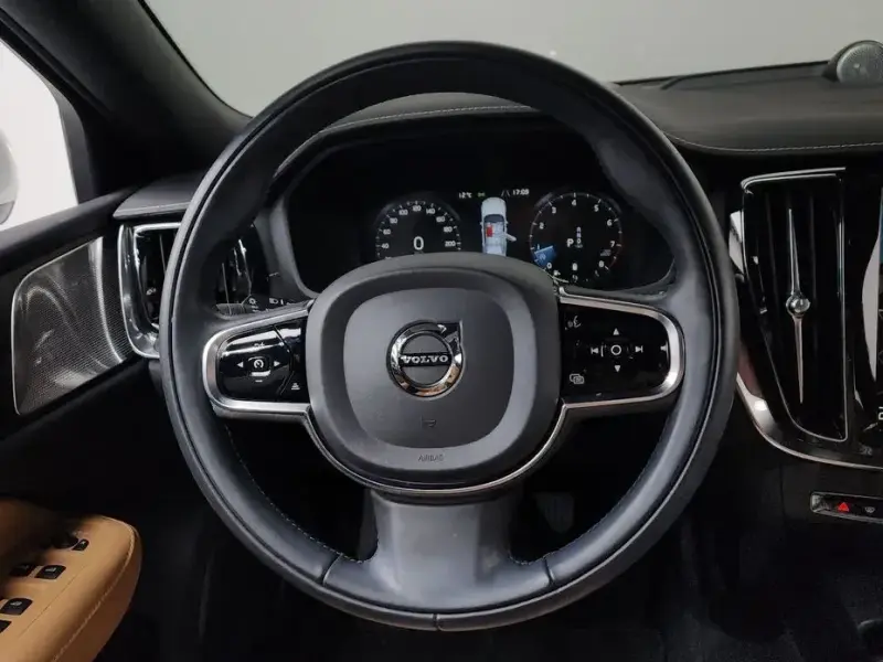 2021 Volvo S60 с пробегом 62 998 км