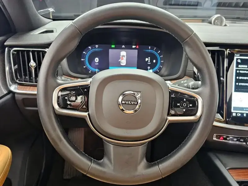 2023 Volvo S60 с пробегом 35 949 км