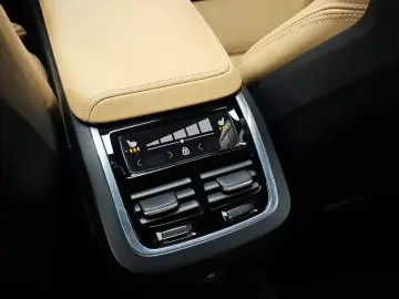 2023 Volvo S60 с пробегом 35 949 км