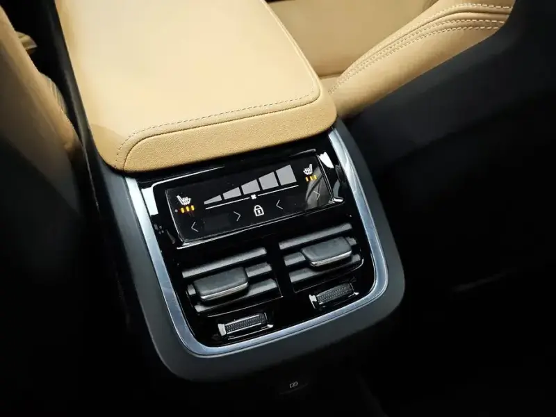 2023 Volvo S60 с пробегом 35 949 км
