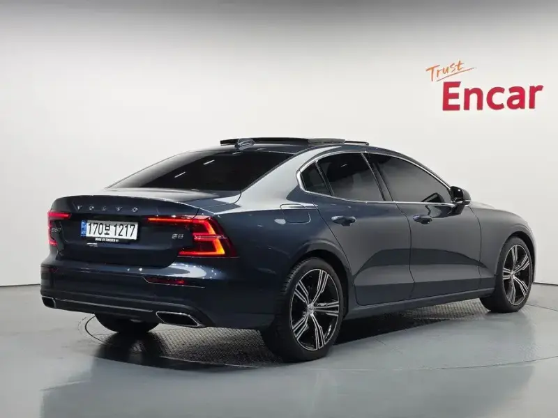 2021 Volvo S60 с пробегом 44 254 км