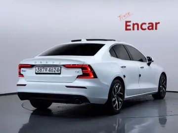 2020 Volvo S60 с пробегом 78 799 км