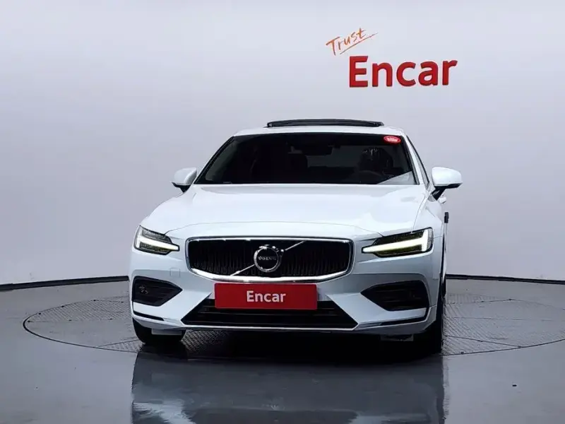 2020 Volvo S60 с пробегом 78 799 км