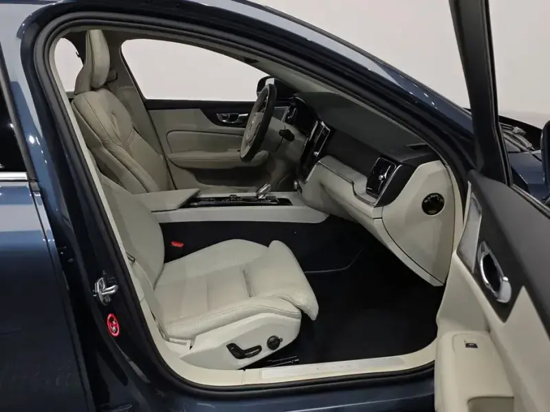 2021 Volvo S60 с пробегом 44 254 км
