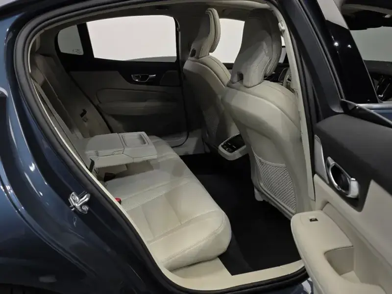 2021 Volvo S60 с пробегом 44 254 км