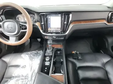 2020 Volvo S60 с пробегом 78 799 км