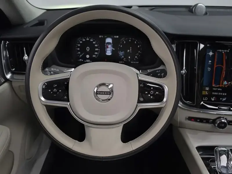 2021 Volvo S60 с пробегом 44 254 км
