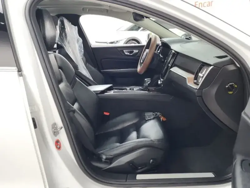 2020 Volvo S60 с пробегом 78 799 км