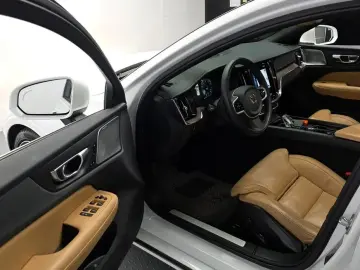 2021 Volvo S60 с пробегом 79 096 км