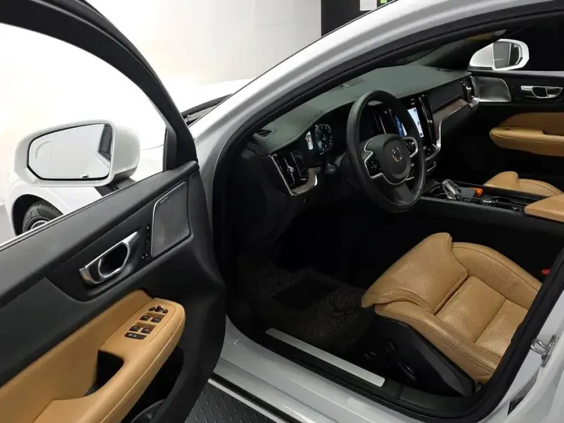 2021 Volvo S60 с пробегом 79 096 км