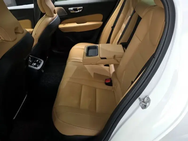 2021 Volvo S60 с пробегом 79 096 км
