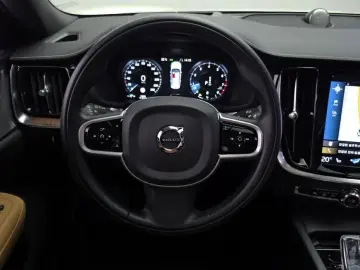 2021 Volvo S60 с пробегом 79 096 км