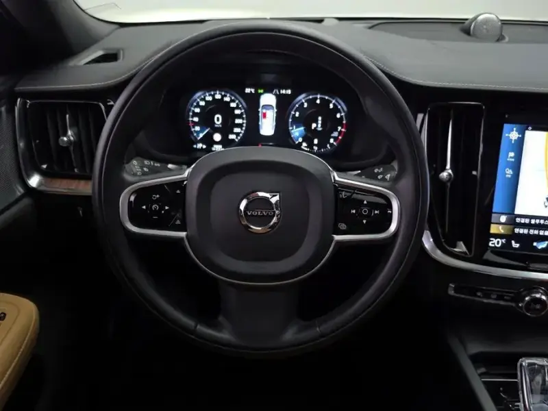 2021 Volvo S60 с пробегом 79 096 км