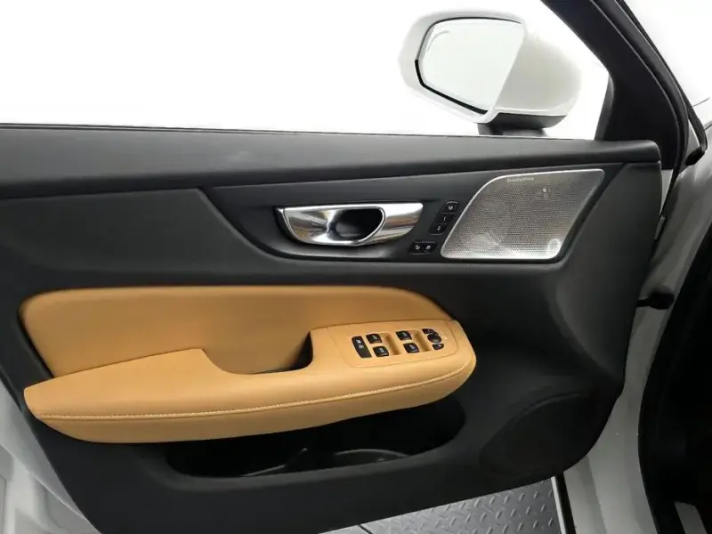 2021 Volvo S60 с пробегом 79 096 км