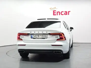 2021 Volvo S60 с пробегом 73 522 км