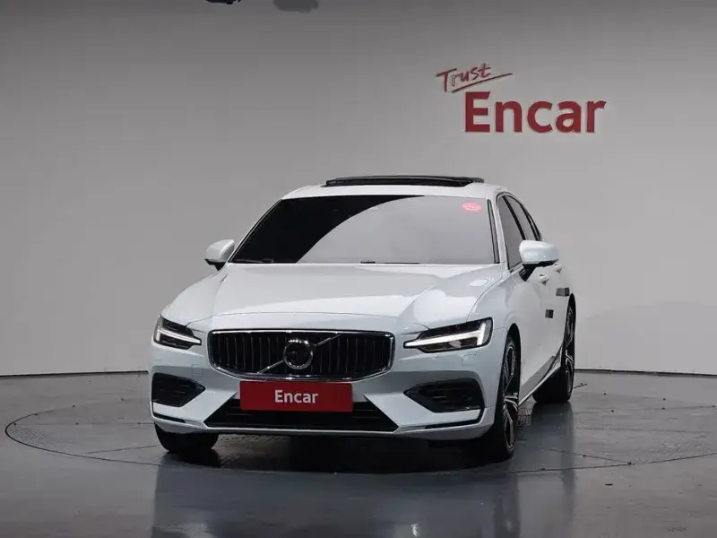 2021 Volvo S60 с пробегом 67 164 км