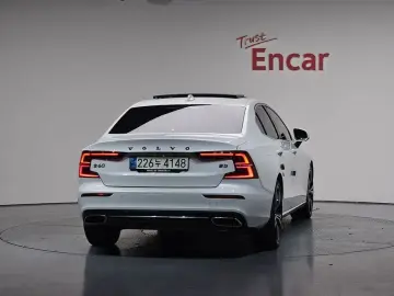 2021 Volvo S60 с пробегом 67 164 км