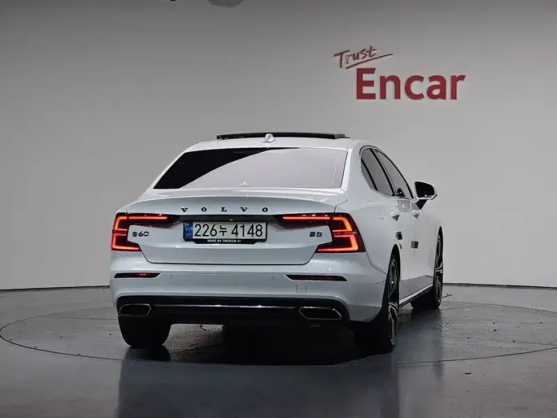 2021 Volvo S60 с пробегом 67 164 км